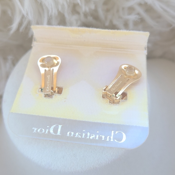 Vintage Christian Dior Gold-tone Clip-on Earrings- Excellent Condition - Picture 4 of 9
